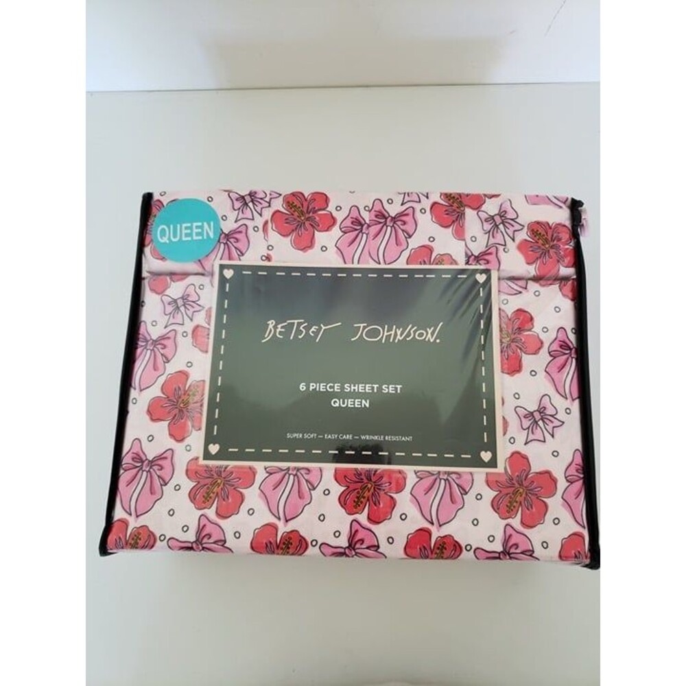 Betsey Johnson Queen 6 Piece Sheet Set Bow Hibiscus Pink